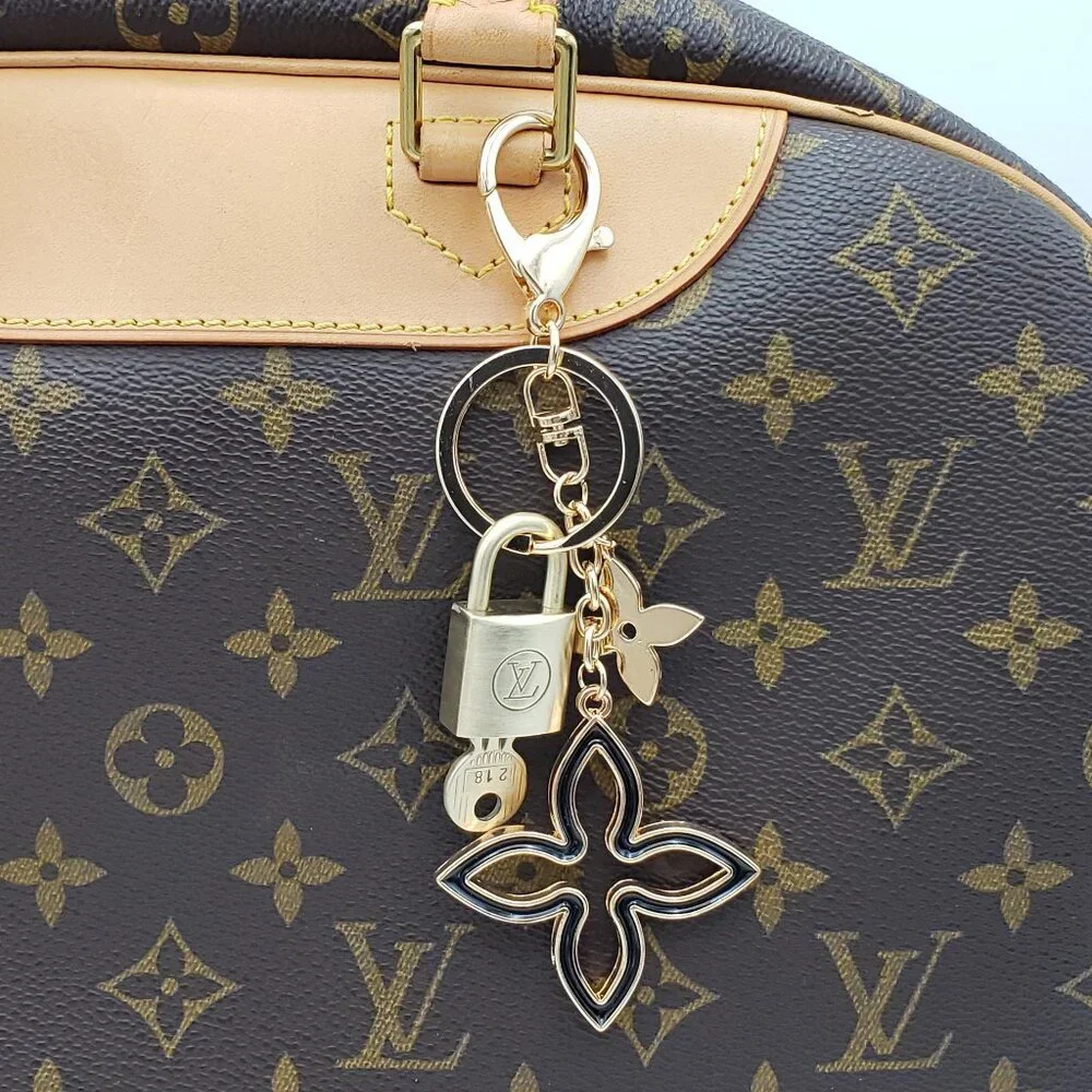 LV Gold Padlock 🔑 Authentic Louis Vuitton Charm + Unbranded Clover Keychain